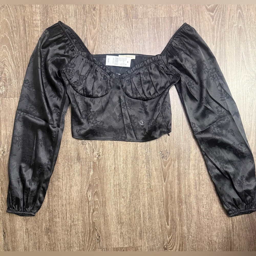 NWT La Hearts Crop Top Size Small Floral Satin Long Sleeve Ruffle Dark Feminine